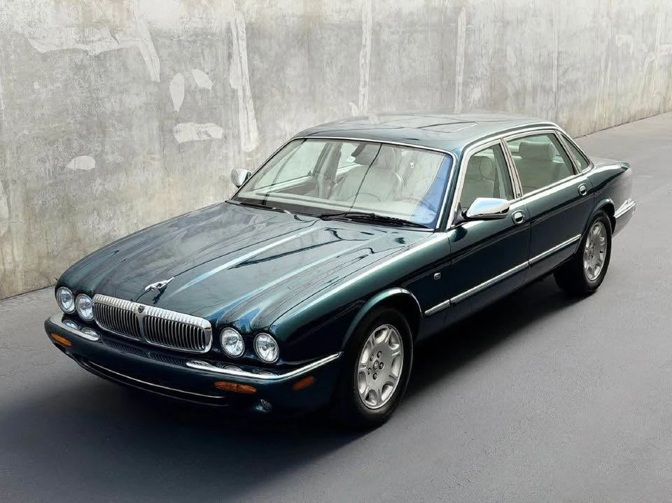 2002 Jaguar X308 XJ - Image 2 of 18