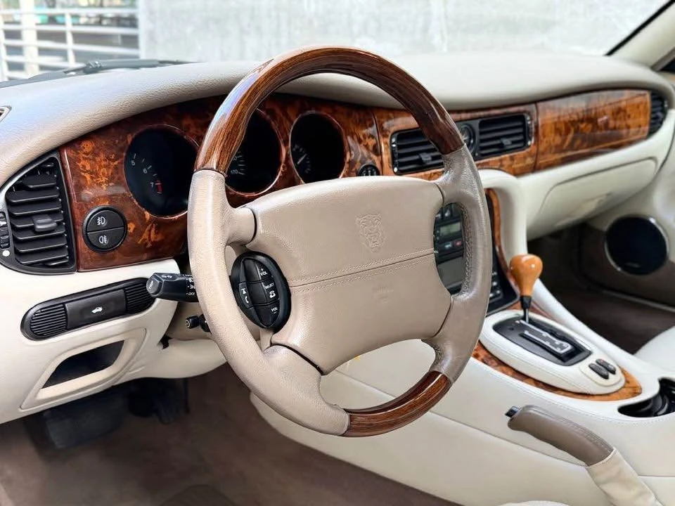 2002 Jaguar X308 XJ - Image 9 of 18