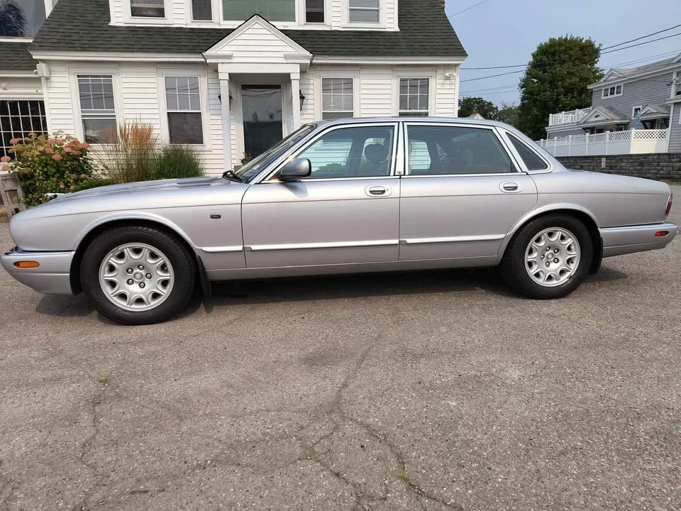 2002 Jaguar X308 XJ - Image 2 of 11