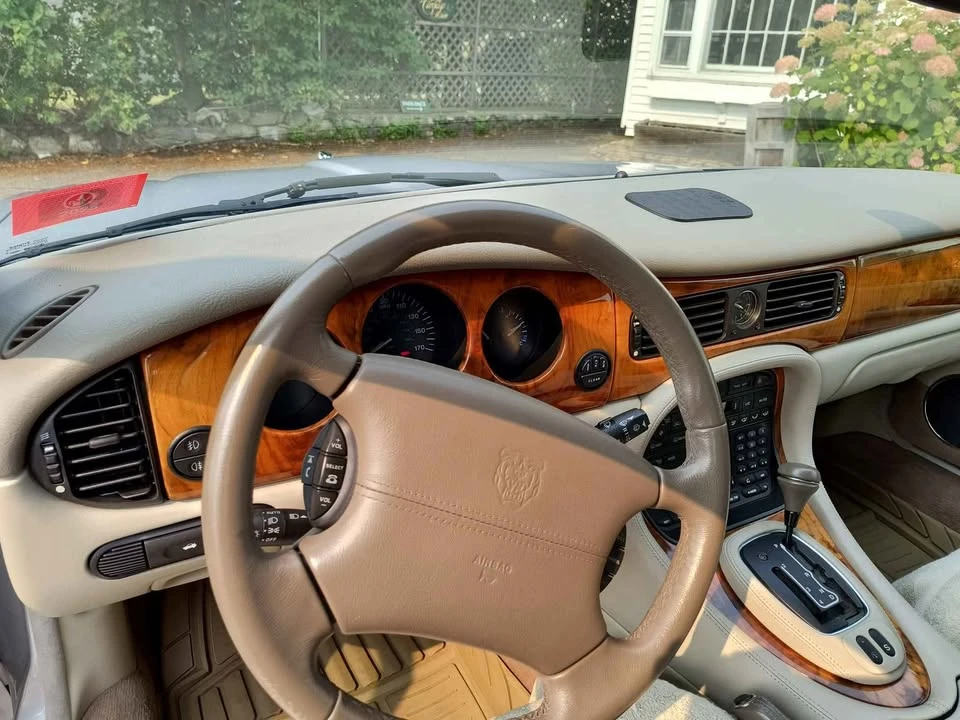 2002 Jaguar X308 XJ - Image 9 of 11
