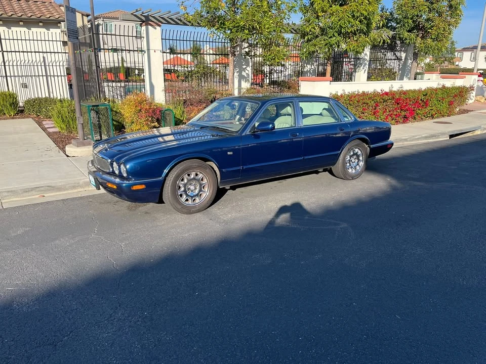 2002 Jaguar X308 XJ - Image 2 of 9