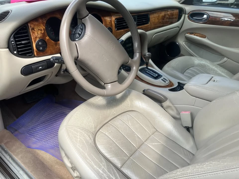 2002 Jaguar X308 XJ - Image 7 of 13