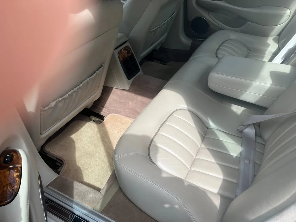 2002 Jaguar X308 XJ - Image 9 of 13