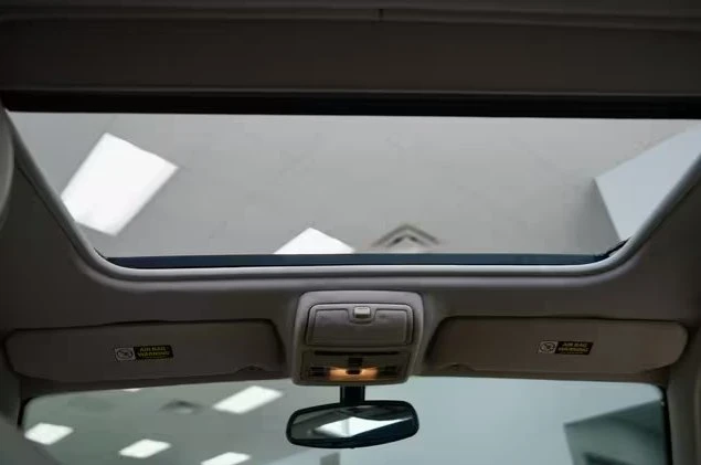 2002 Jaguar X308 XJ - Image 11 of 12