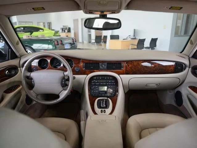 2002 Jaguar X308 XJ - Image 8 of 12