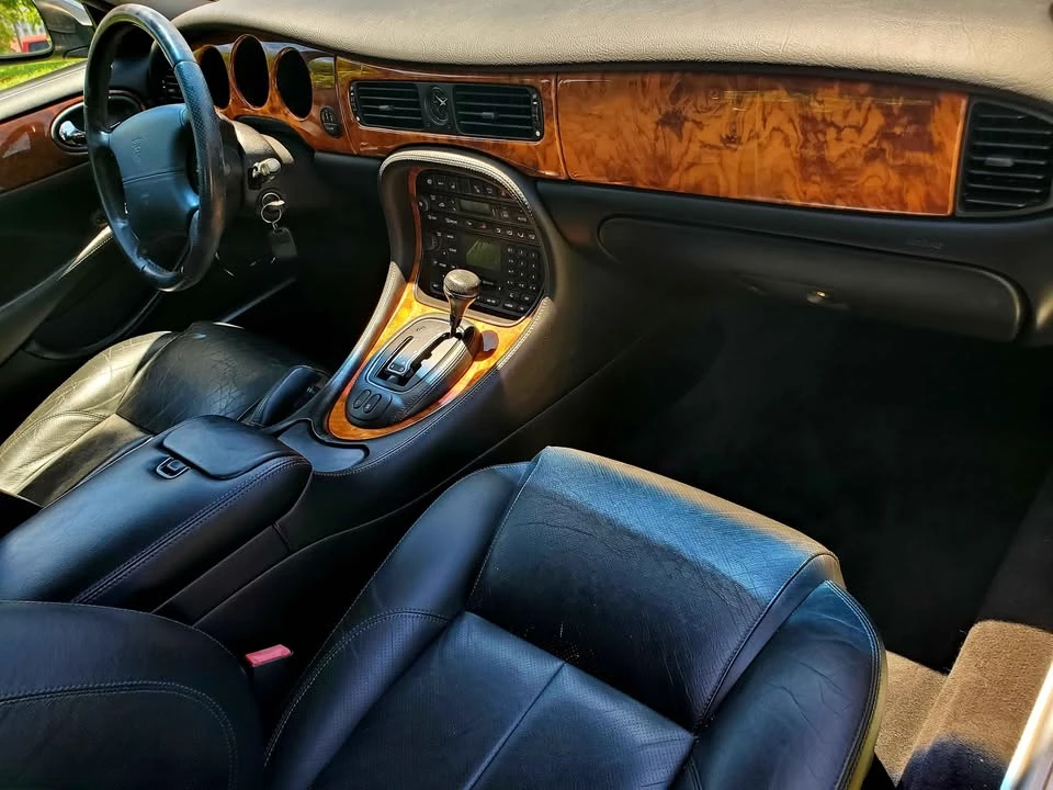2002 Jaguar X308 XJ - Image 12 of 17