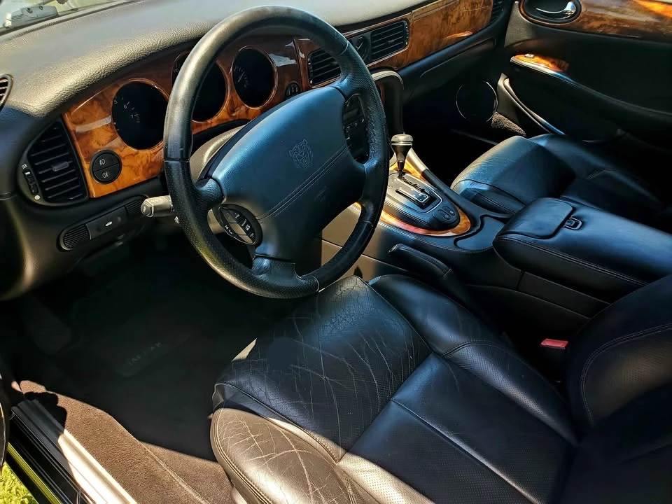 2002 Jaguar X308 XJ - Image 11 of 17