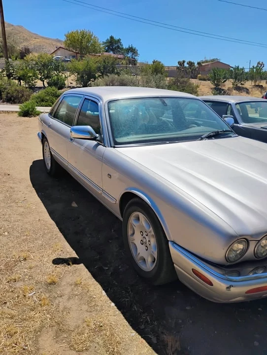 2002 Jaguar X308 XJ - Image 3 of 10