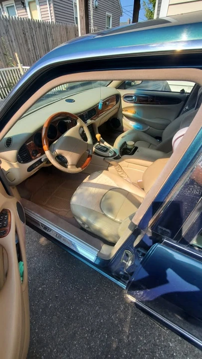 2002 Jaguar X308 XJ - Image 3 of 10