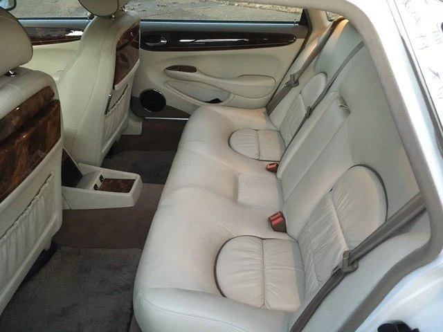 2002 Jaguar X308 XJ - Image 3 of 14