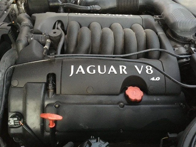 2002 Jaguar X308 XJ - Image 2 of 14