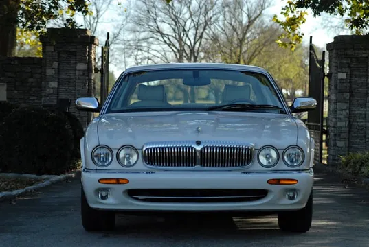 2002 Jaguar XJ8 Vanden Plas
