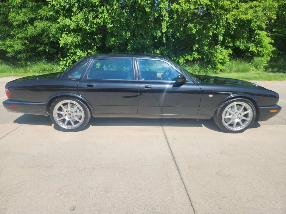 2002 Jaguar X308 XJR - Image 5 of 11