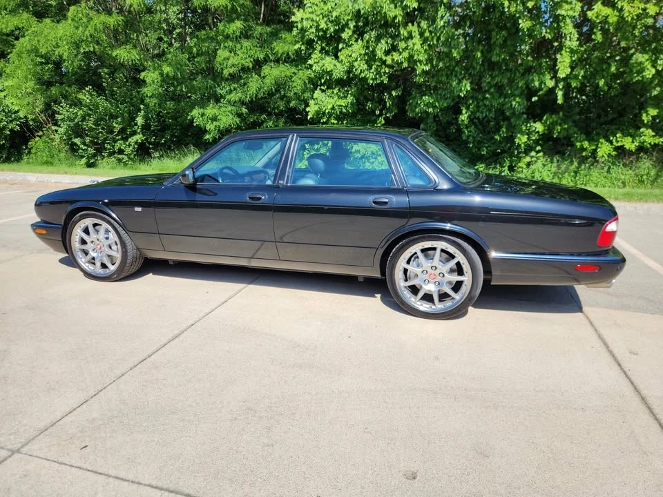 2002 Jaguar X308 XJR - Image 2 of 11