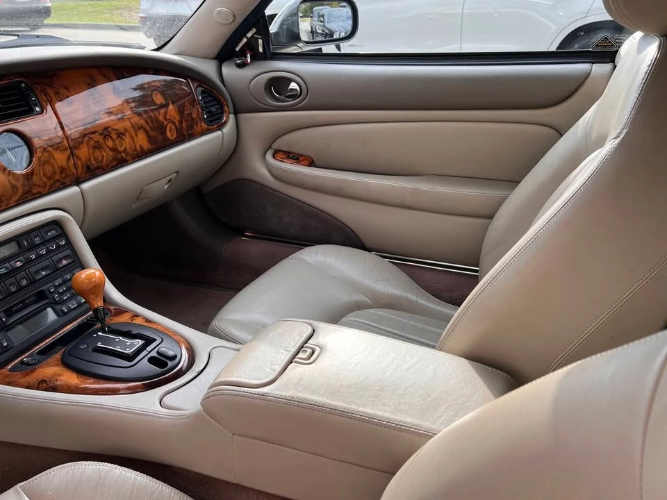 2002 Jaguar XK - Image 18 of 20