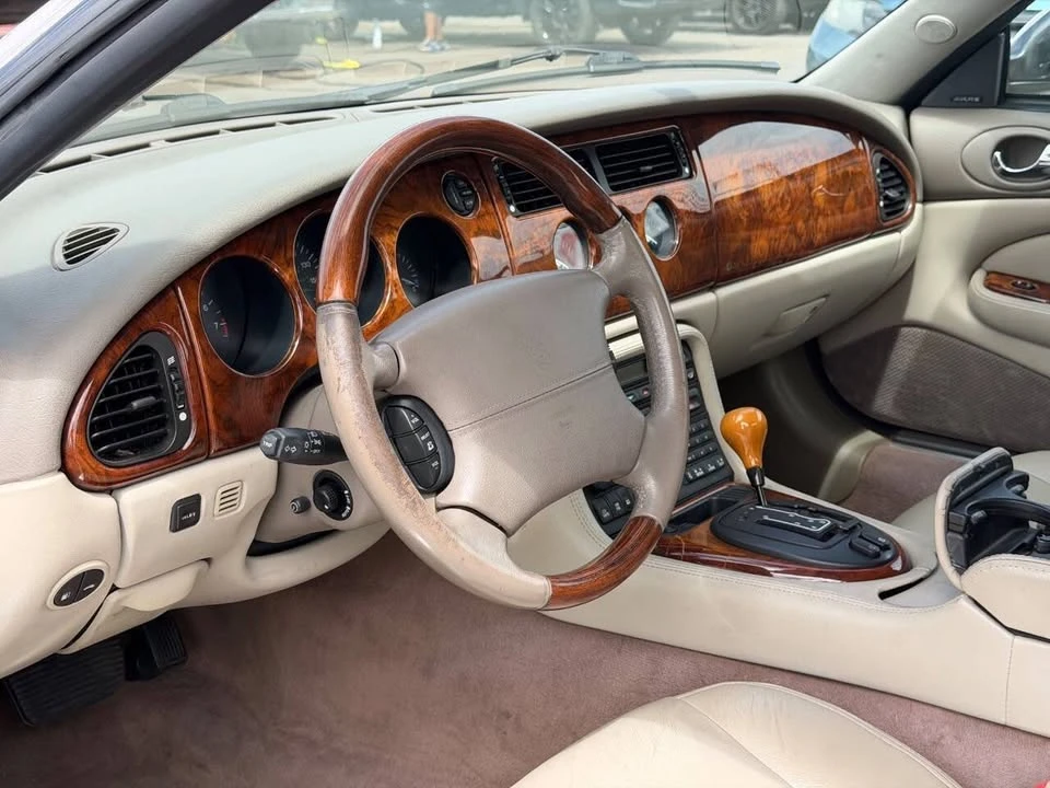 2002 Jaguar XK - Image 18 of 19