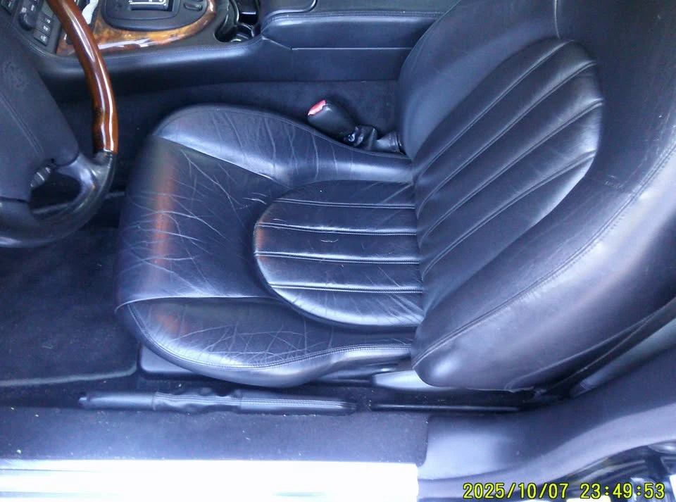 2002 Jaguar X100 XK8 - Image 9 of 15