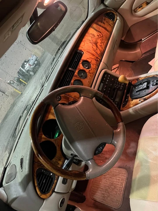 2002 Jaguar X100 XK8 - Image 7 of 10