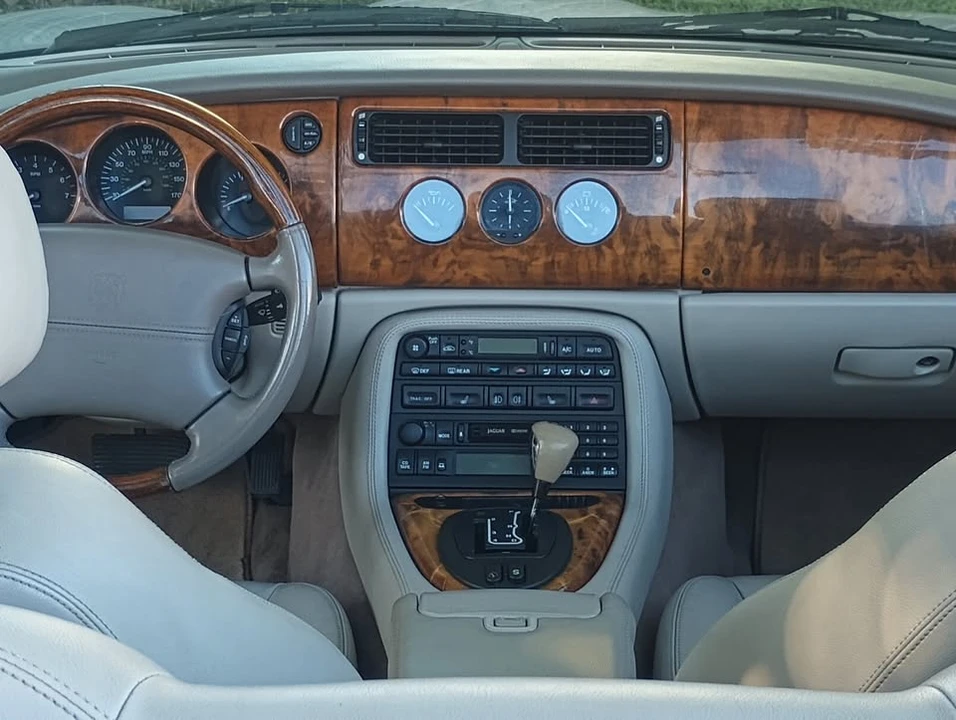 2002 Jaguar X100 XK8 - Image 11 of 16