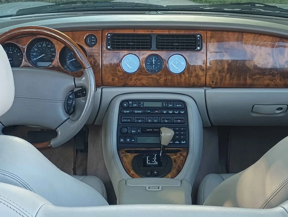 2002 Jaguar X100 XK8 - Image 10 of 15