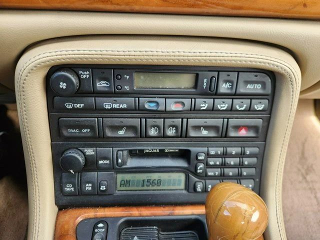 2002 Jaguar X100 XK8 - Image 17 of 20