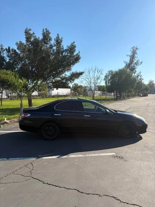 2002 Lexus ES 4th Gen - Image 3 of 16