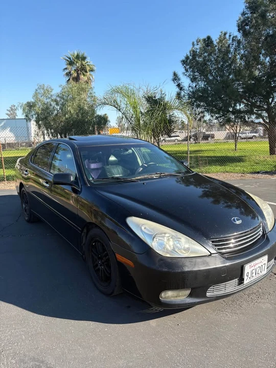 2002 Lexus ES 4th Gen - Image 2 of 16
