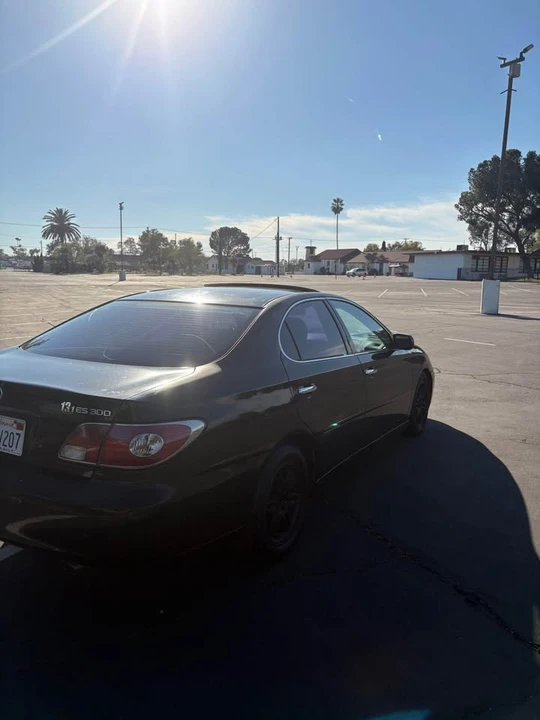 2002 Lexus ES 4th Gen - Image 4 of 16