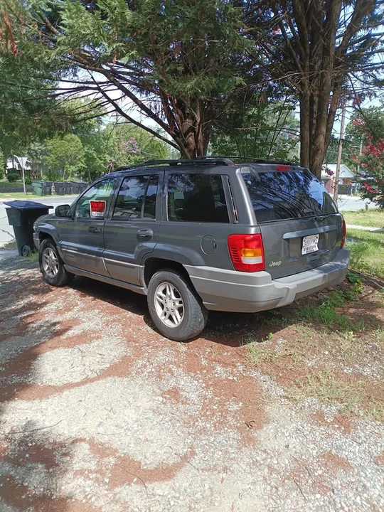 2002 Jeep Grand Wagoneer - Image 2 of 6