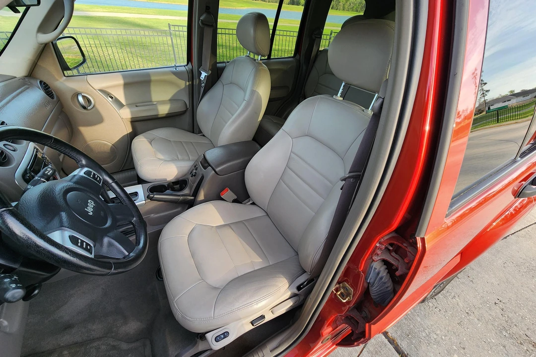 2002 Jeep KJ Liberty - Image 23 of 31