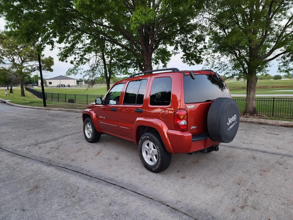 2002 Jeep KJ Liberty - Image 8 of 31