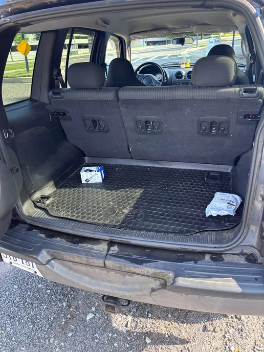 2002 Jeep KJ Liberty - Image 8 of 13