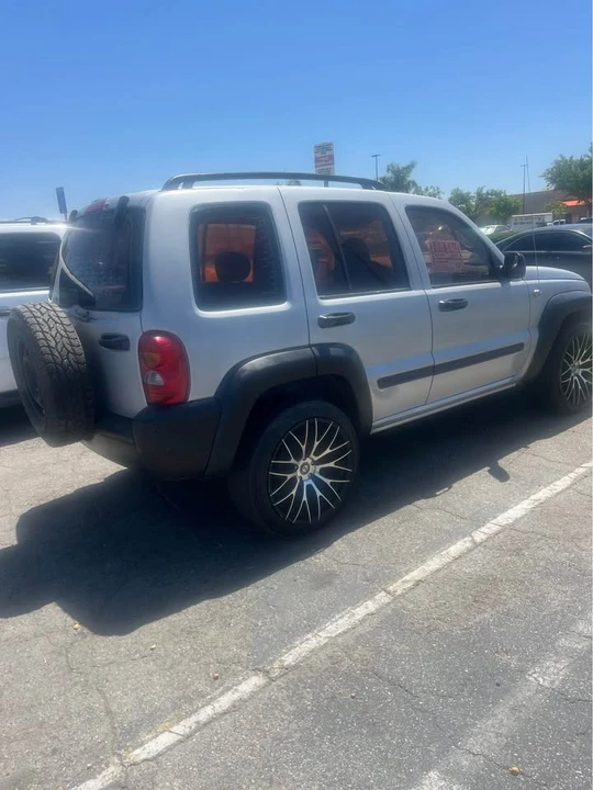 2002 Jeep KJ Liberty - Image 2 of 6