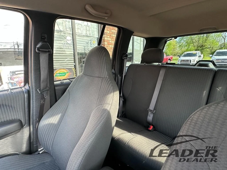2002 Jeep KJ Liberty - Image 15 of 18