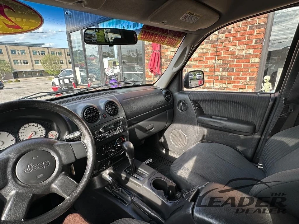 2002 Jeep KJ Liberty - Image 14 of 18