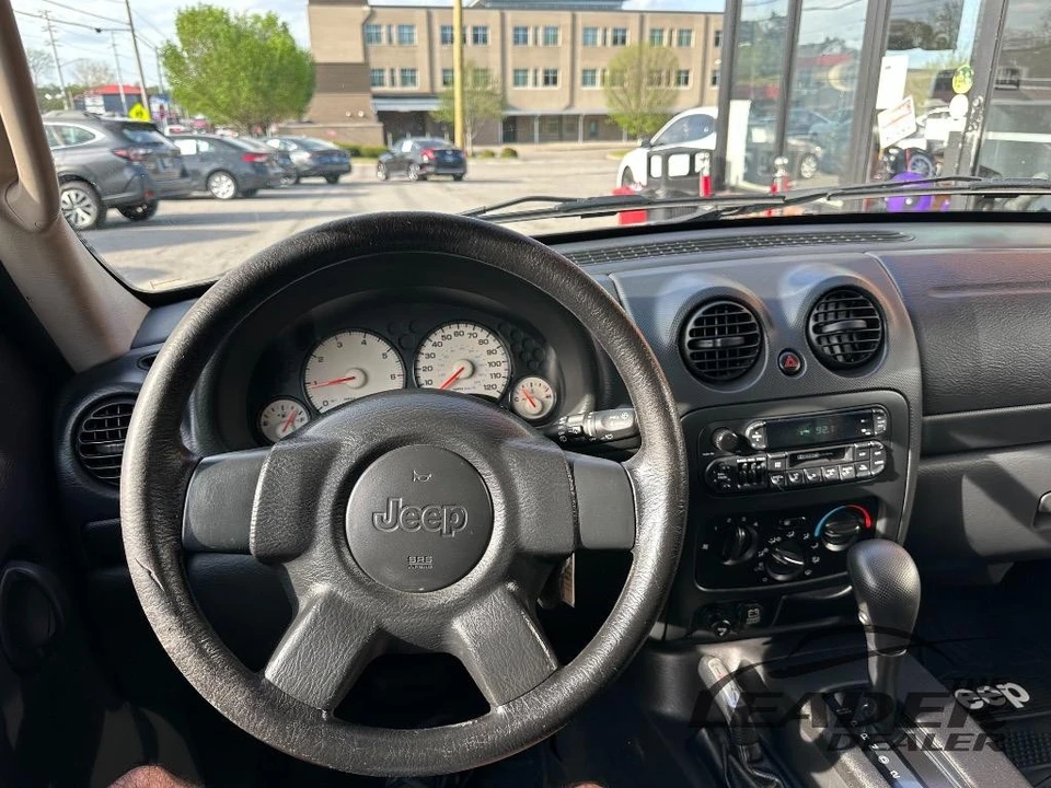 2002 Jeep KJ Liberty - Image 13 of 18
