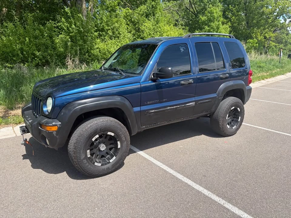 2002 Jeep KJ Liberty - Image 2 of 10