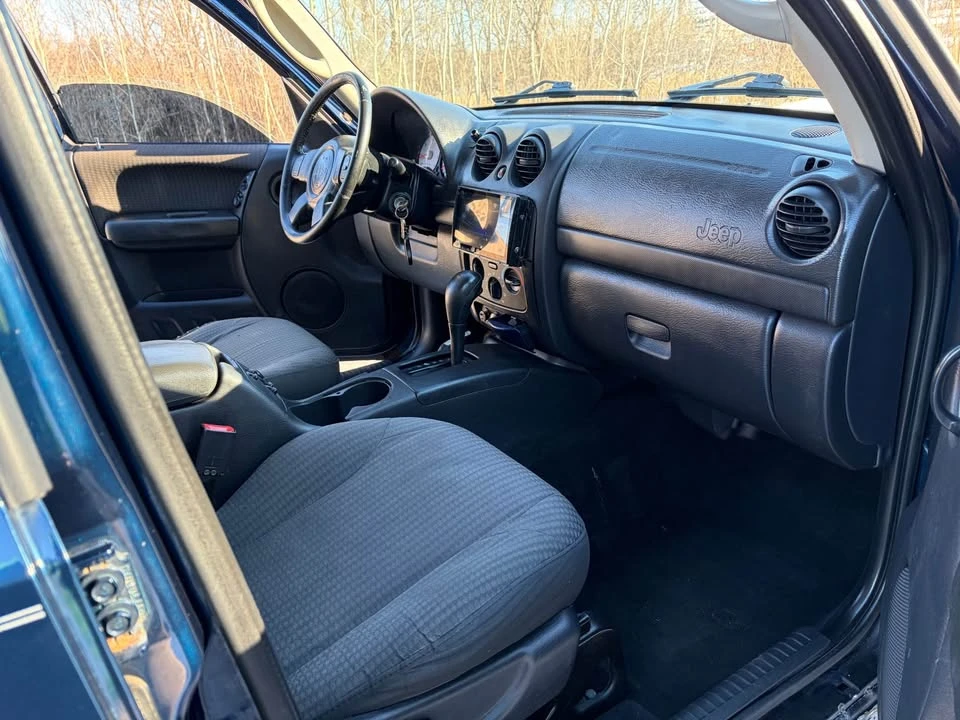 2002 Jeep KJ Liberty - Image 8 of 10