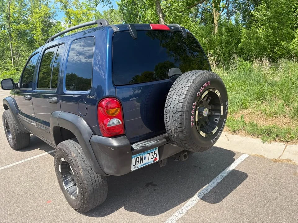2002 Jeep KJ Liberty - Image 3 of 10