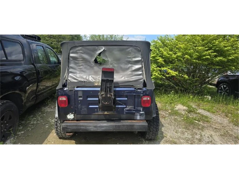 2002 Jeep TJ Wrangler - Image 11 of 15