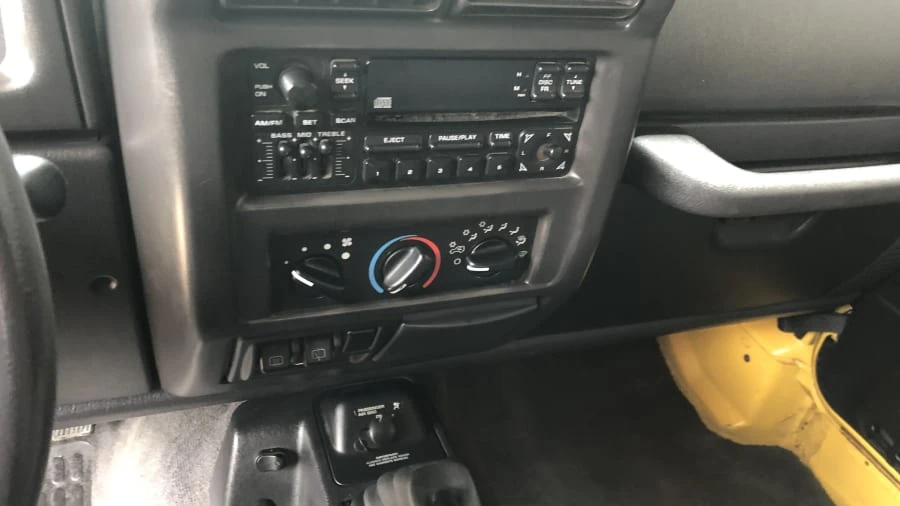 2002 Jeep TJ Wrangler - Image 11 of 14