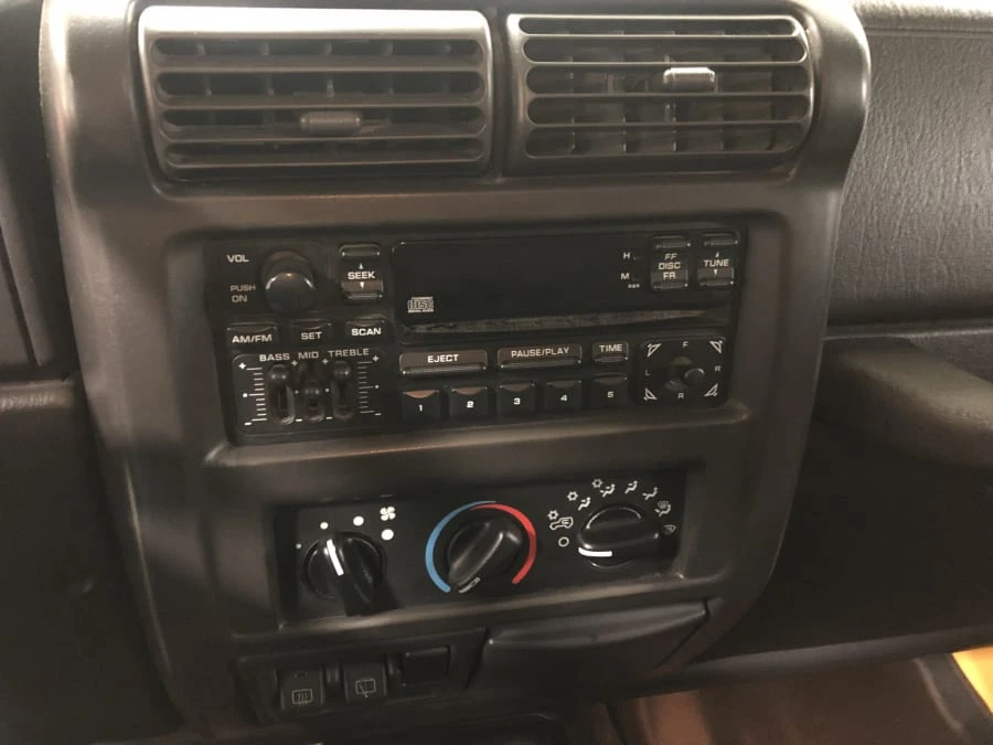 2002 Jeep TJ Wrangler - Image 16 of 30