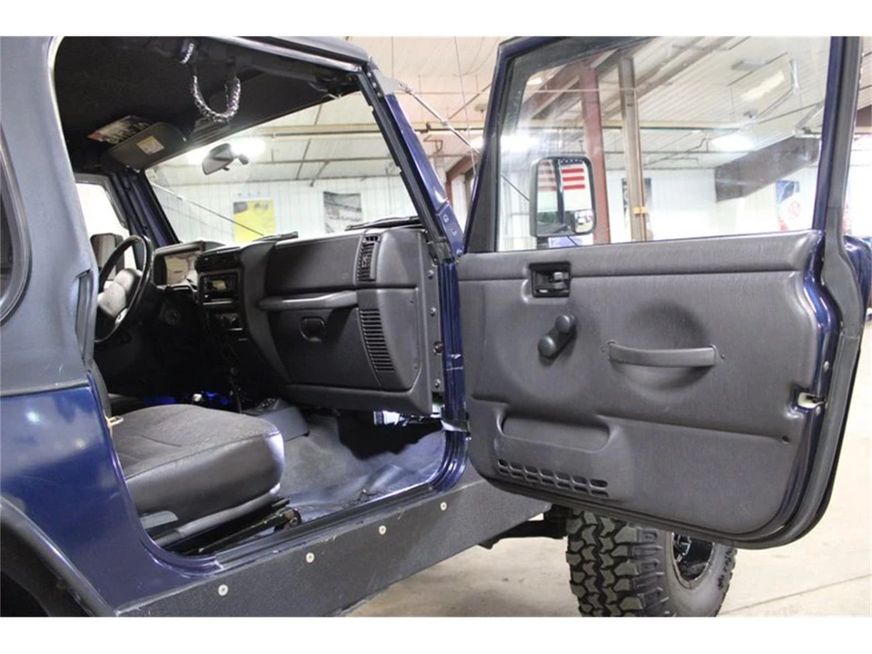 2002 Jeep TJ Wrangler - Image 21 of 31