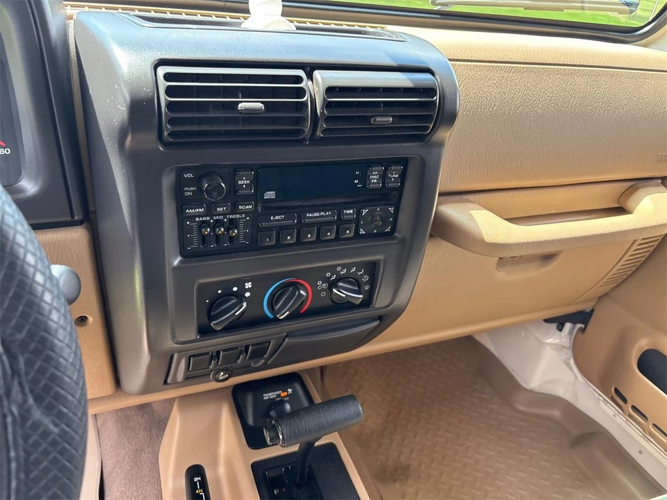2002 Jeep TJ Wrangler - Image 23 of 31