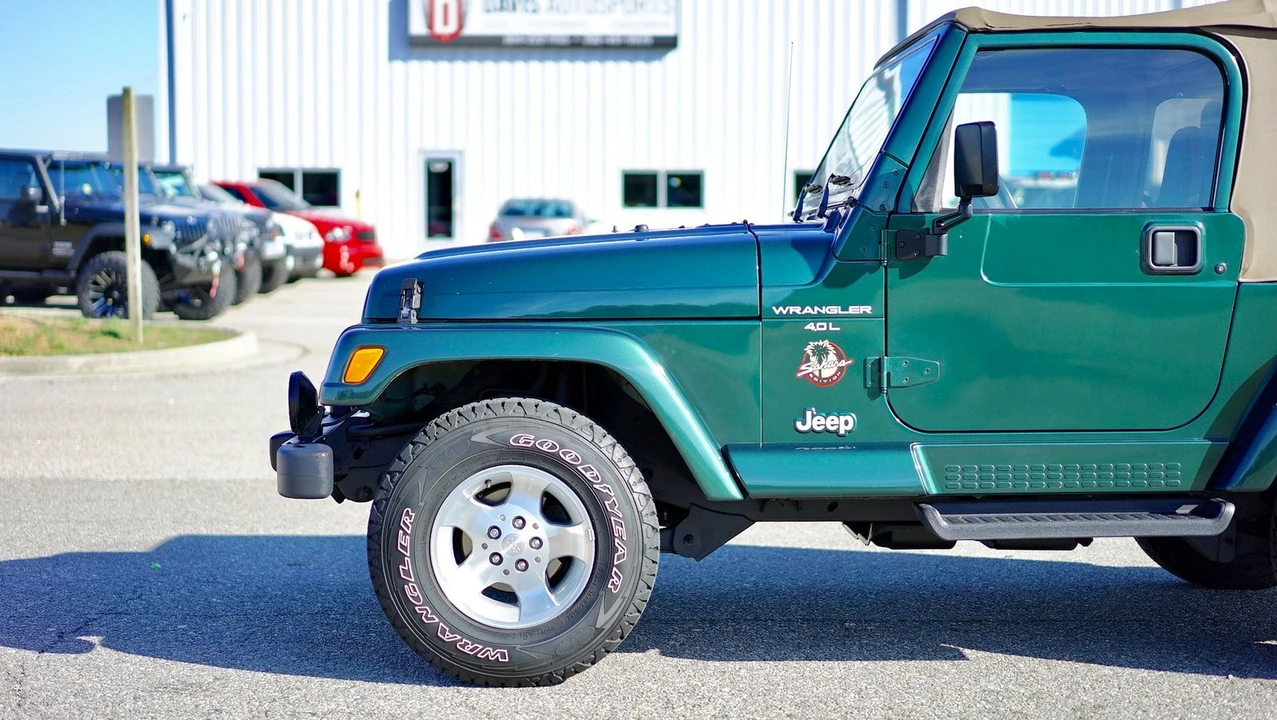2002 Jeep TJ Wrangler - Image 17 of 24