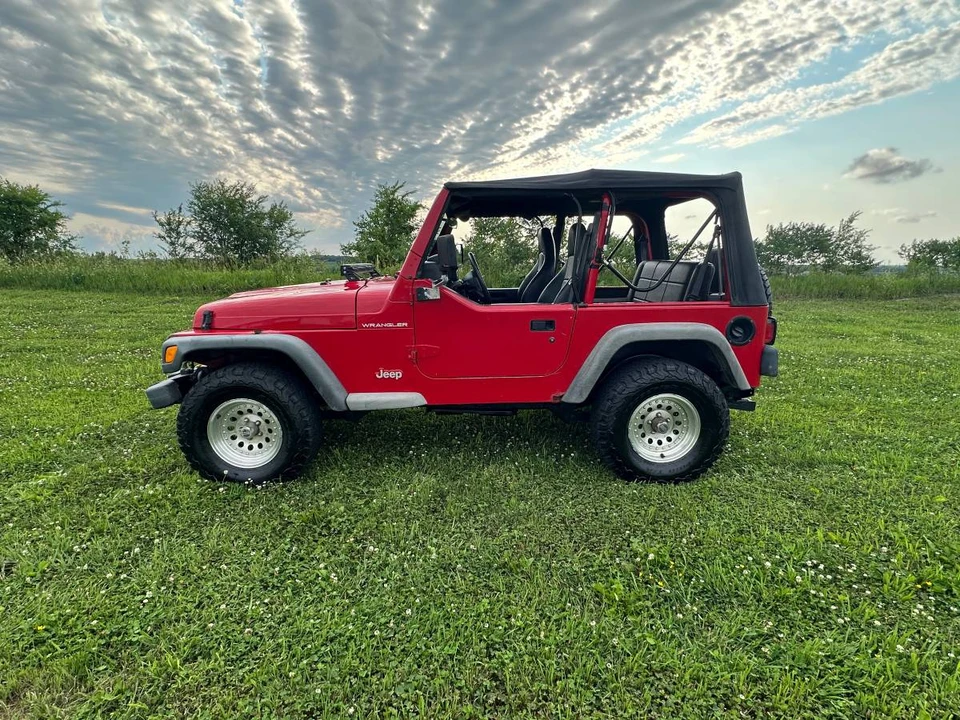 2002 Jeep TJ Wrangler - Image 4 of 12