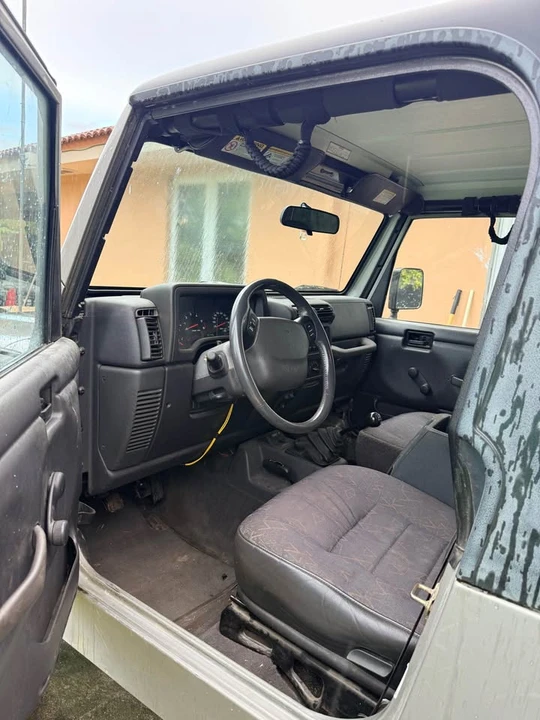 2002 Jeep Wrangler - Image 2 of 3