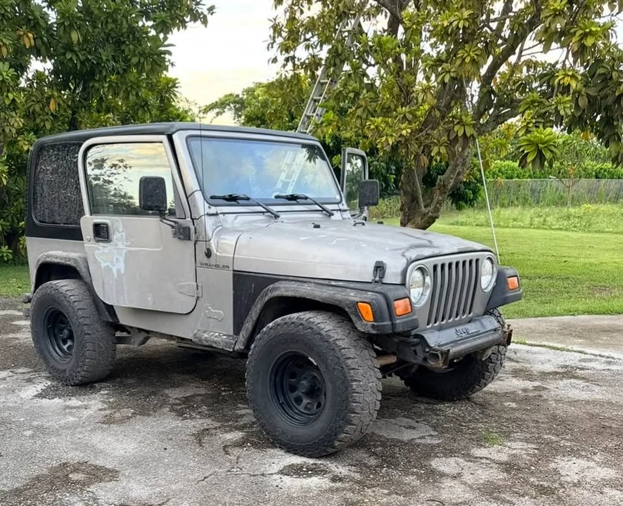 2002 Jeep Wrangler - Image 3 of 3