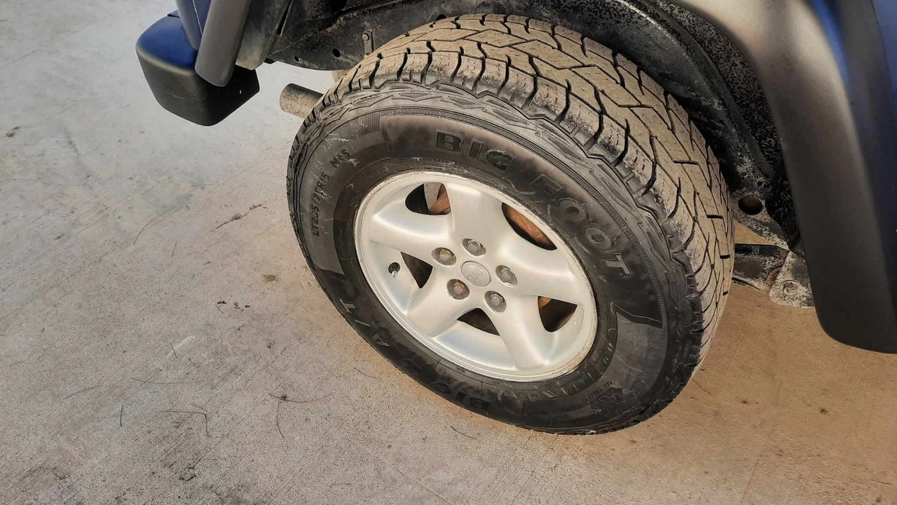 2002 Jeep TJ Wrangler - Image 17 of 21