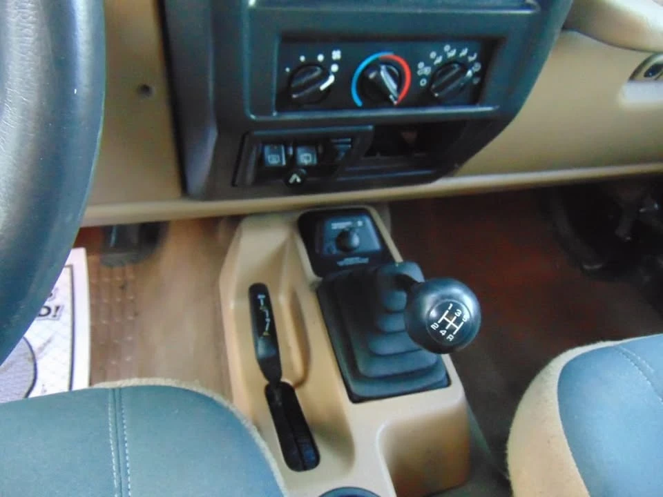 2002 Jeep TJ Wrangler - Image 12 of 16